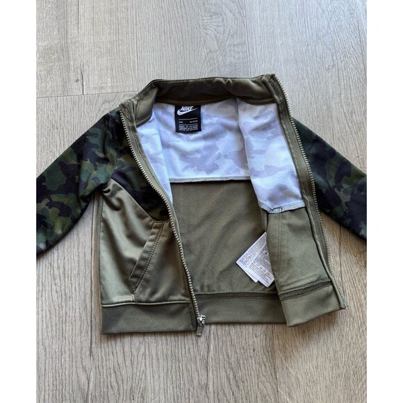 Nike Zip-Up Jacket Camo Boys Size 24 Months Like New - Picture 2 of 3